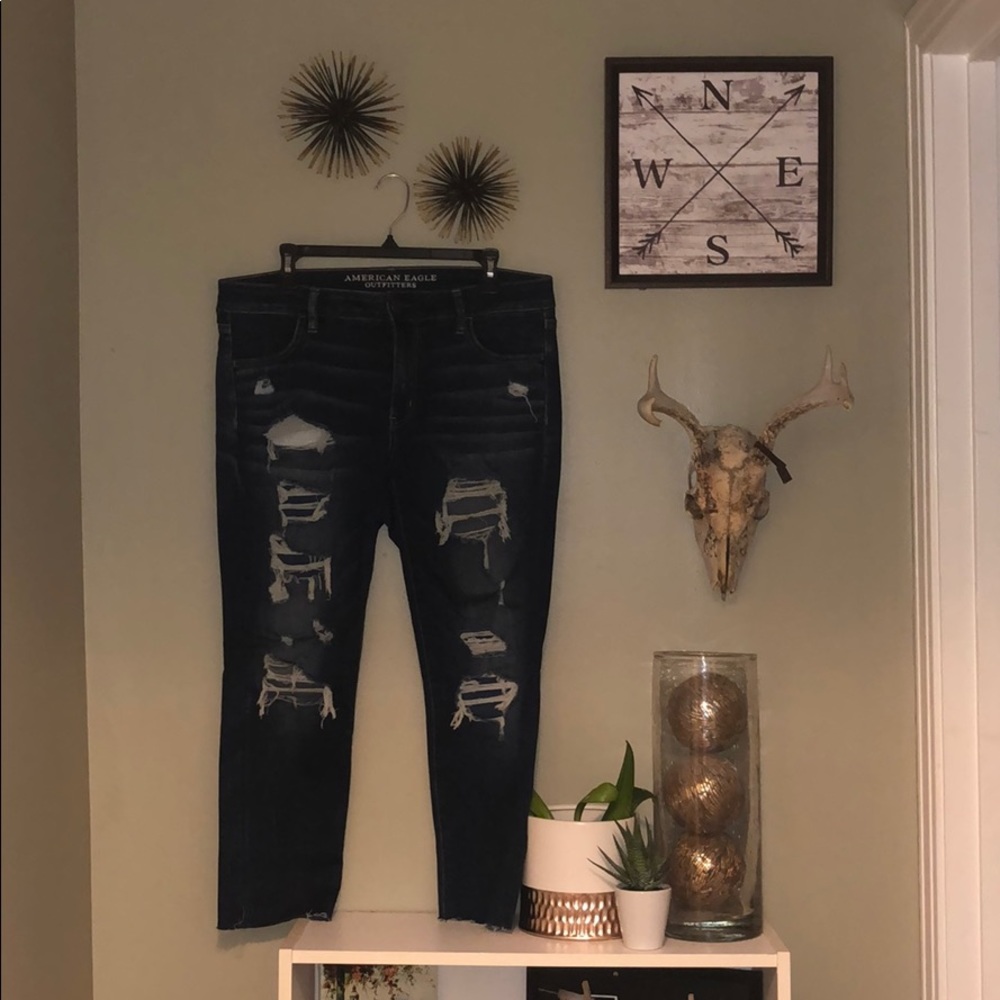 American Eagle Dark Wash Distressed Crop Jegging